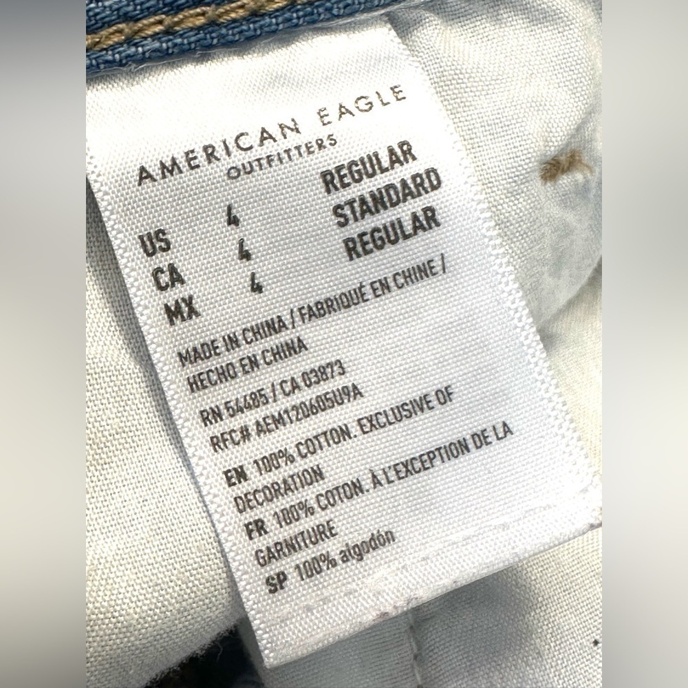 AMERICAN EAGLE MOM Jeans Size 4 Distressed Knees Summer Denim Light Wash - Picture 7 of 9